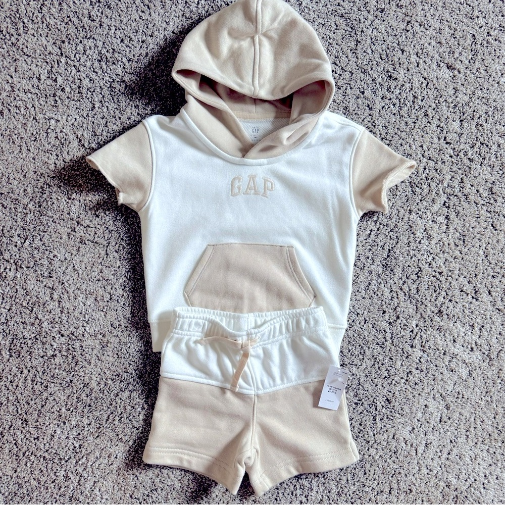 NWT Baby Gap size 12-18 month color block active set